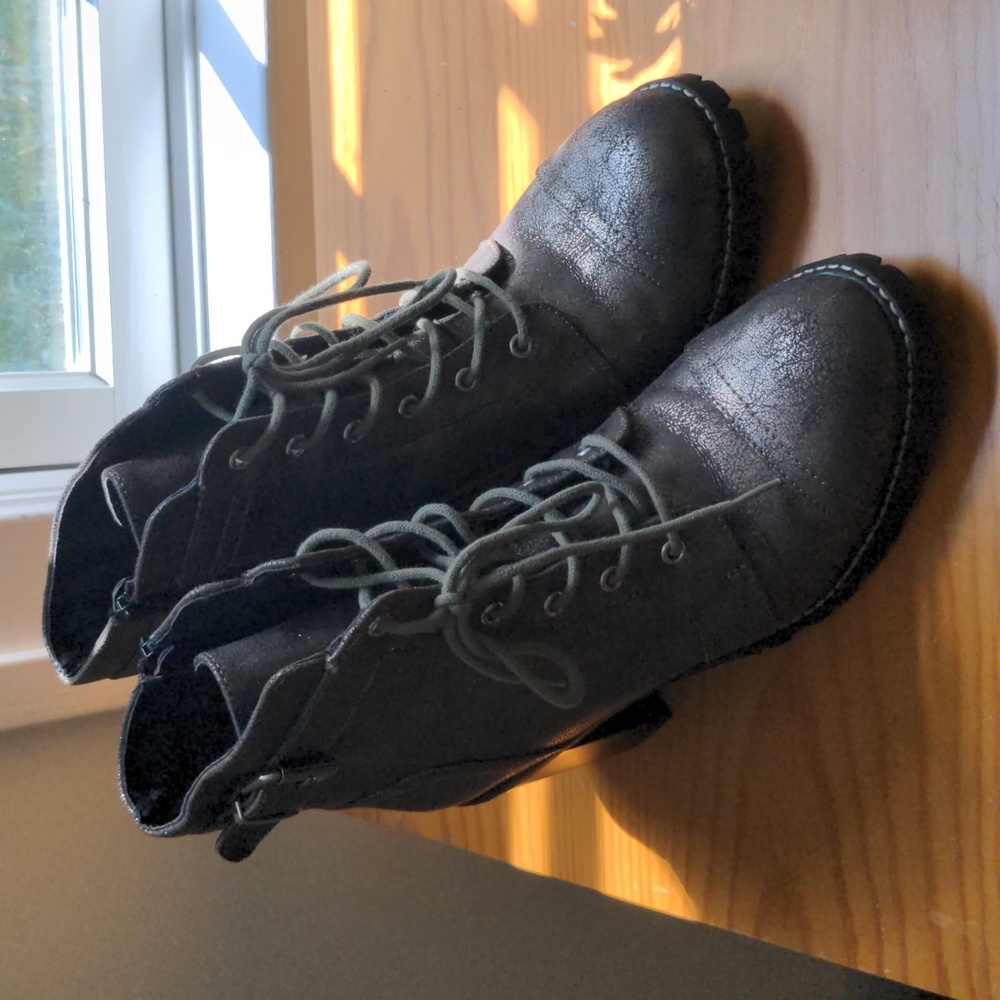 Women's Diba boots (Carryn) Size 8.5 Medium